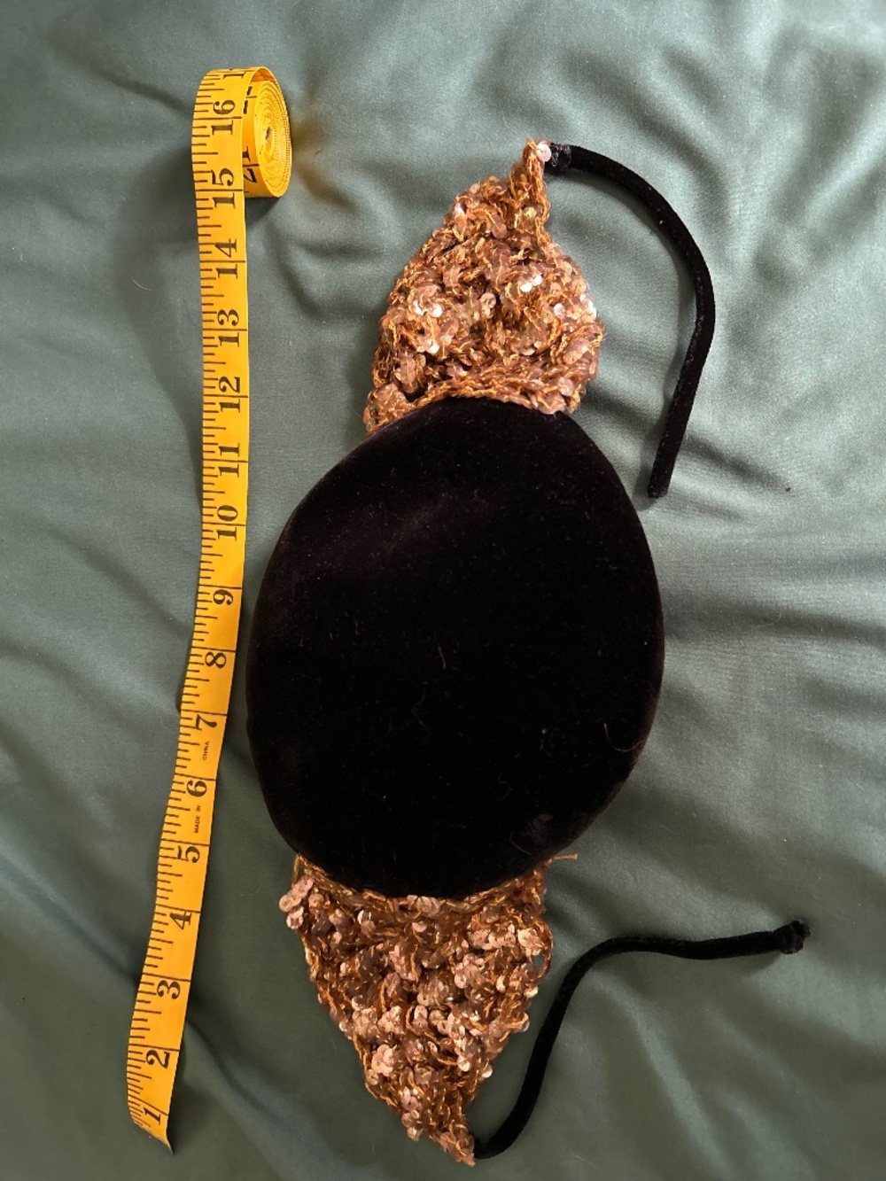VINTAGE 1940s Ursula Hammil velvet black beret with gold